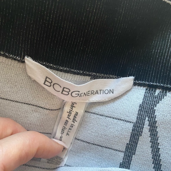 BCBG black/white stretch bodycon mini skirt size XS - Picture 3 of 4